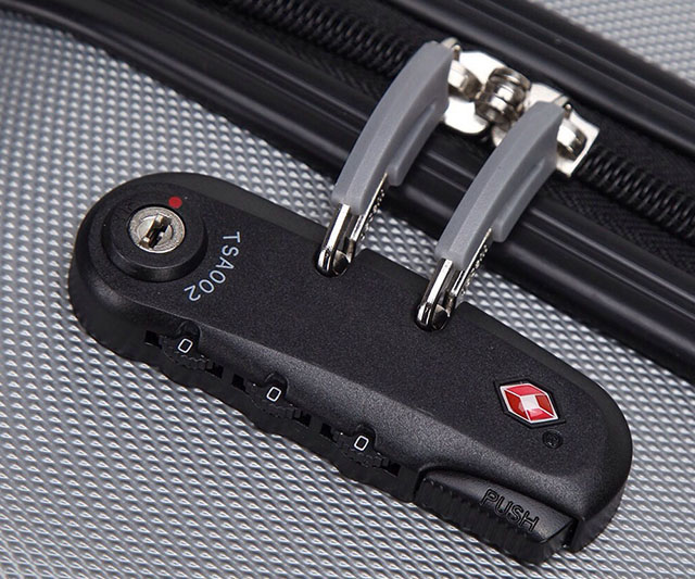 Co oznacza czerwony romb TSA na zamku szyfrowym lub kłódce